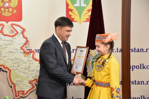 Кукмарада «Улыбка» вокаль ансамблен хөрмәтләделәр