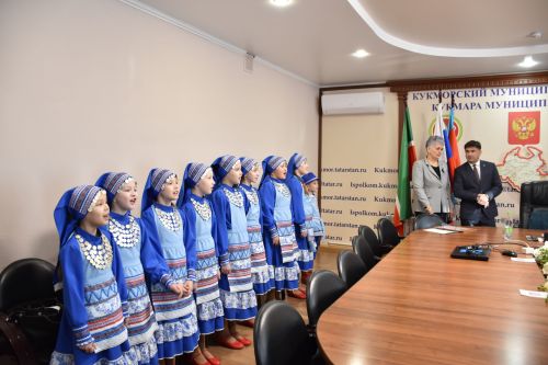 Кукмарада «Улыбка» вокаль ансамблен хөрмәтләделәр