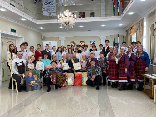 Кукмараның никахлашу сараенда  Алтын туйларын билгеләп үтүче парларны  хөрмәтләделәр