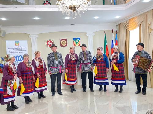 Кукмараның никахлашу сараенда  Алтын туйларын билгеләп үтүче парларны  хөрмәтләделәр
