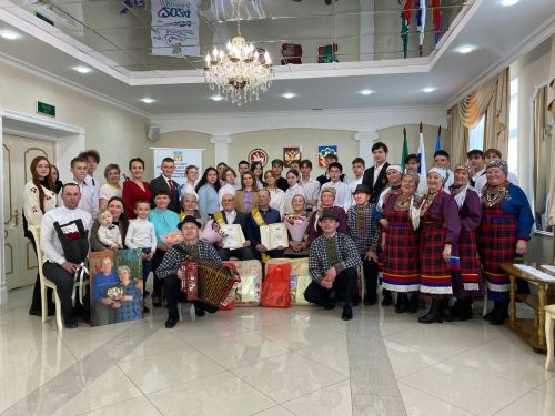 Кукмараның никахлашу сараенда  Алтын туйларын билгеләп үтүче парларны  хөрмәтләделәр