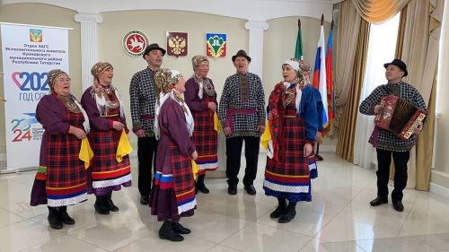 Кукмараның никахлашу сараенда  Алтын туйларын билгеләп үтүче парларны  хөрмәтләделәр