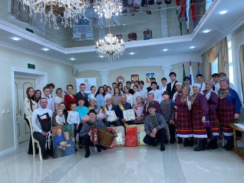 Кукмараның никахлашу сараенда  Алтын туйларын билгеләп үтүче парларны  хөрмәтләделәр