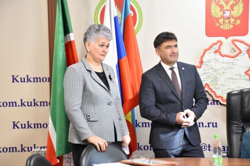 Кукмарада «Улыбка» вокаль ансамблен хөрмәтләделәр