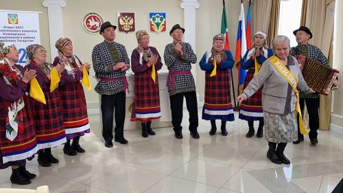 Кукмараның никахлашу сараенда  Алтын туйларын билгеләп үтүче парларны  хөрмәтләделәр