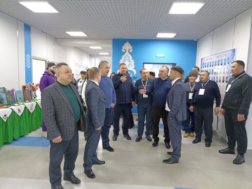 Кукмарага Бөтенроссия татар эшмәкәрләре  килде