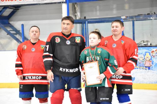 Сергей Димитриев Кукмара хоккейчыларын тәбрикләде