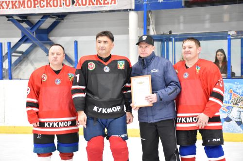 Сергей Димитриев Кукмара хоккейчыларын тәбрикләде