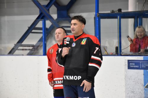 Сергей Димитриев чествовал хоккеистов Кукмора