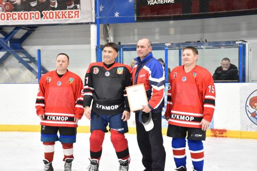 Сергей Димитриев чествовал хоккеистов Кукмора