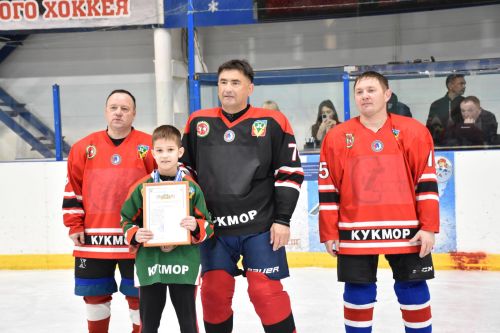 Сергей Димитриев чествовал хоккеистов Кукмора