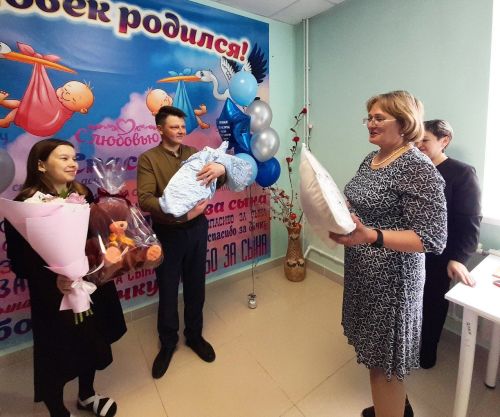 В Кукморе зарегистрирован 100-й новорожденный этого года