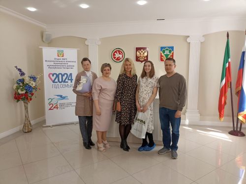 Кукмарада йөкле ханымнар өчен бәйрәм оештырылды