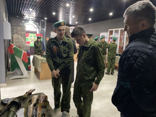 В Кукморе побывал мобильный музей истории пограничных войск