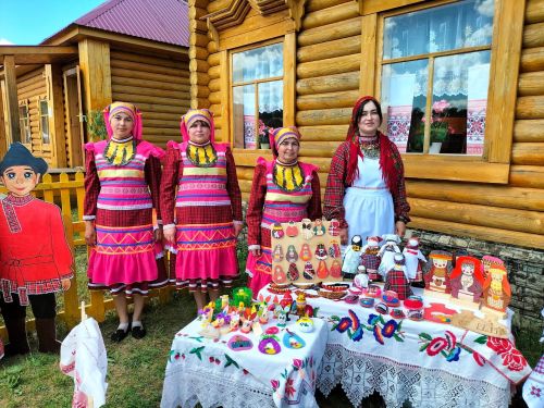 Конные скачки, игры и награды: в Кукморе отпраздновали Сабантуй
