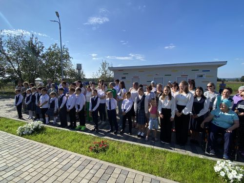 Әсән-Елгада яңа төзелгән ФАП, капиталь ремонт кичергән балалар бакчасы куллануга тапшырылды, һәм төзекләндерү эшләре алып барылган мәдәният йорты кунакларны кабул итте