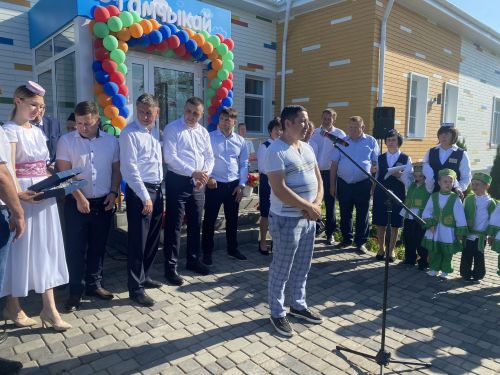 Әсән-Елгада яңа төзелгән ФАП, капиталь ремонт кичергән балалар бакчасы куллануга тапшырылды, һәм төзекләндерү эшләре алып барылган мәдәният йорты кунакларны кабул итте