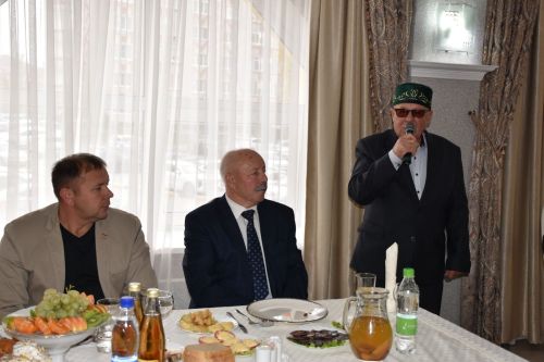Кукмара районы башлыгы Сергей Димитриев районның ветеран җитәкчеләре белән очрашты