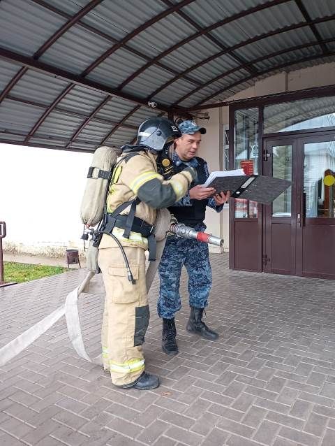 В Кукморском районном суде прошли учения по действию при возникновении возгорания или пожара в здании
