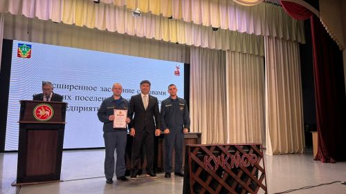 Жителей Кукморского района наградили на расширенной планёрке