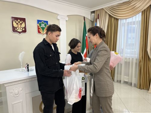 Әни булу бәхете: Кукмара никахлашу сараенда матур чара