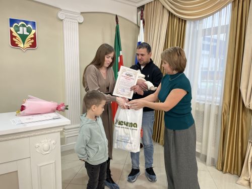 Әни булу бәхете: Кукмара никахлашу сараенда матур чара