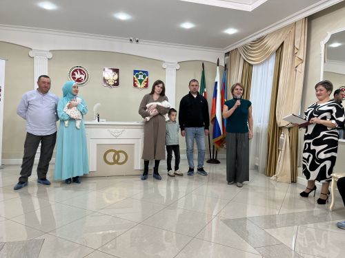 Әни булу бәхете: Кукмара никахлашу сараенда матур чара