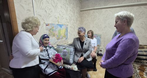 Кукмарада яшәүче Лена Мәликова үзенең 90 яшьлек күркәм юбилеен билгеләп үтте