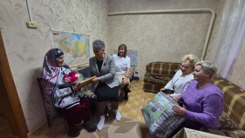 Кукмарада яшәүче Лена Мәликова үзенең 90 яшьлек күркәм юбилеен билгеләп үтте