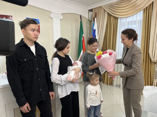 Әни булу бәхете: Кукмара никахлашу сараенда матур чара