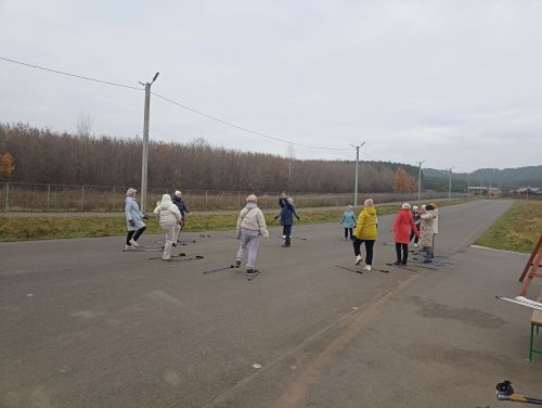 На Кукморской горнолыжной базе открыли клуб любителей скандинавской ходьбы