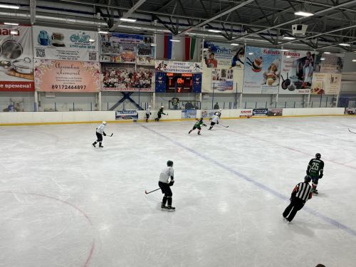 В Кукморе провели хоккейный турнир в память об Атласе Назмиеве