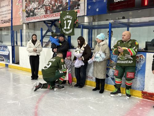 В Кукморе провели хоккейный турнир в память об Атласе Назмиеве