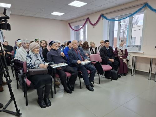 Буыннар бәйләнеше: Кукмара районының Октябрино авылына багышланган китап дөнья күрде