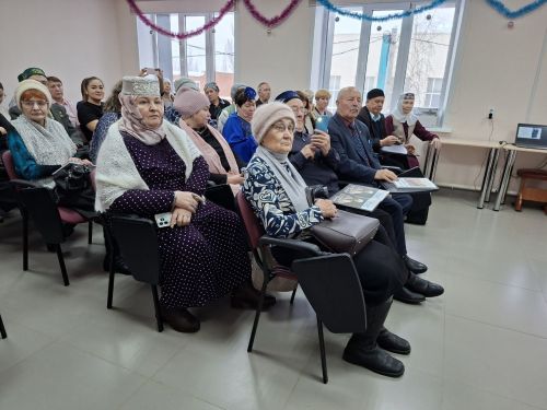 Буыннар бәйләнеше: Кукмара районының Октябрино авылына багышланган китап дөнья күрде