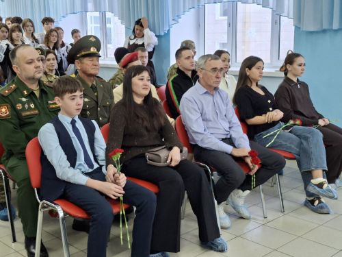 В Кукморе открыты мемориальная доска и Геройская парта в память о Герое