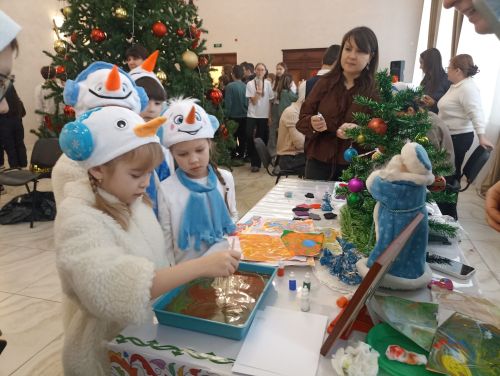 🎄В Кукморе дети военнослужащих получили подарки от Раиса республики