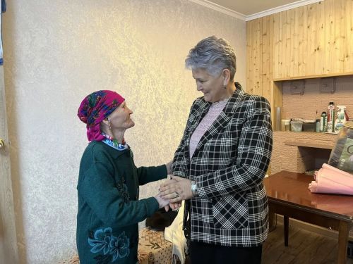 Филипповка авылыннан Абрамова Тутия  Исеевна үзенең 90 яшьлек юбилеен билгеләп үтә
