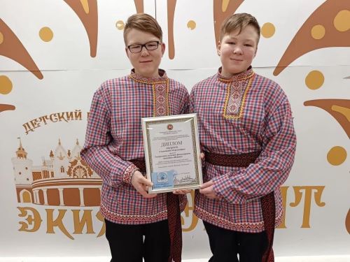 Кукмаралылар Казанның «Әкият» балалар үзәгендә узган бүләкләү тантанасында катнашты