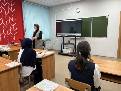 «Йөрәк хәтере»: Манзарас мәктәбендә Сабир Әхтәмов истәлегенә багышланган фәнни-гамәли конференция оештырылды
