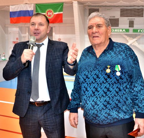 Кукмарада Нурсил Галиев призларына татарча көрәш ярышлары үтте