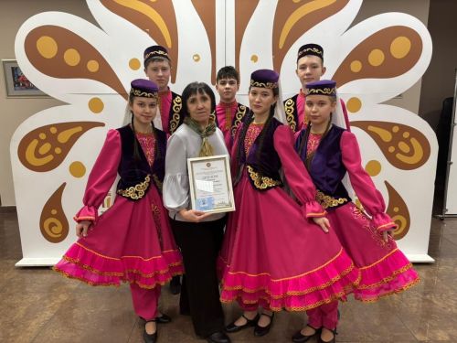 Кукмаралылар Казанның «Әкият» балалар үзәгендә узган бүләкләү тантанасында катнашты