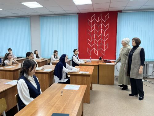 «Йөрәк хәтере»: Манзарас мәктәбендә Сабир Әхтәмов истәлегенә багышланган фәнни-гамәли конференция оештырылды