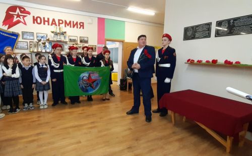 В Чарлинской школе Кукморского района открыли мемориальную доску в память о Герое СВО