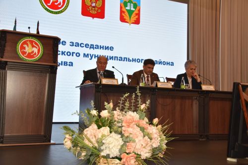 Татарстан Дәүләт Советы Рәисе урынбасары Марат Әхмәтов Кукмарага килгәч: Киләчәктә 700 тонна сөткә дә чыгарсыз дип ышанам