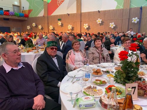 Кукмарада хезмәт алдынгыларын хөрмәтләделәр