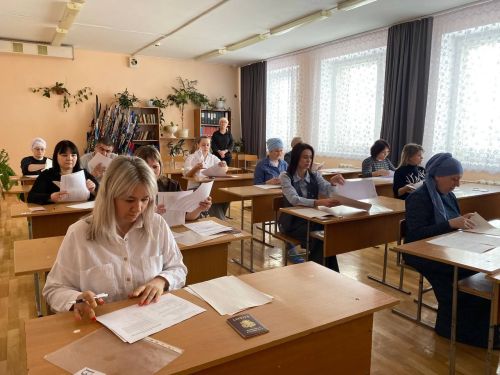 Кукмара укучыларының әти-әниләре математикадан БДИ тапшырды