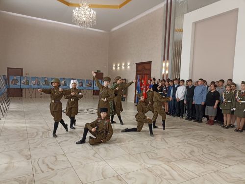 Кукмарада «Герой әтисе» дип исемләнгән фотокүргәзмә ачылды