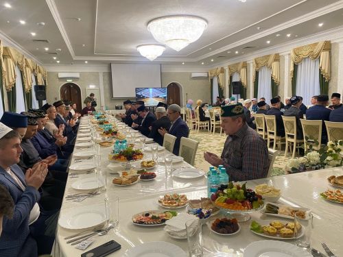 Изге Рамазан аенда Казанда Кукмара якташлары ифтар мәҗлесенә җыелды