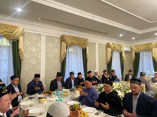 Изге Рамазан аенда Казанда Кукмара якташлары ифтар мәҗлесенә җыелды